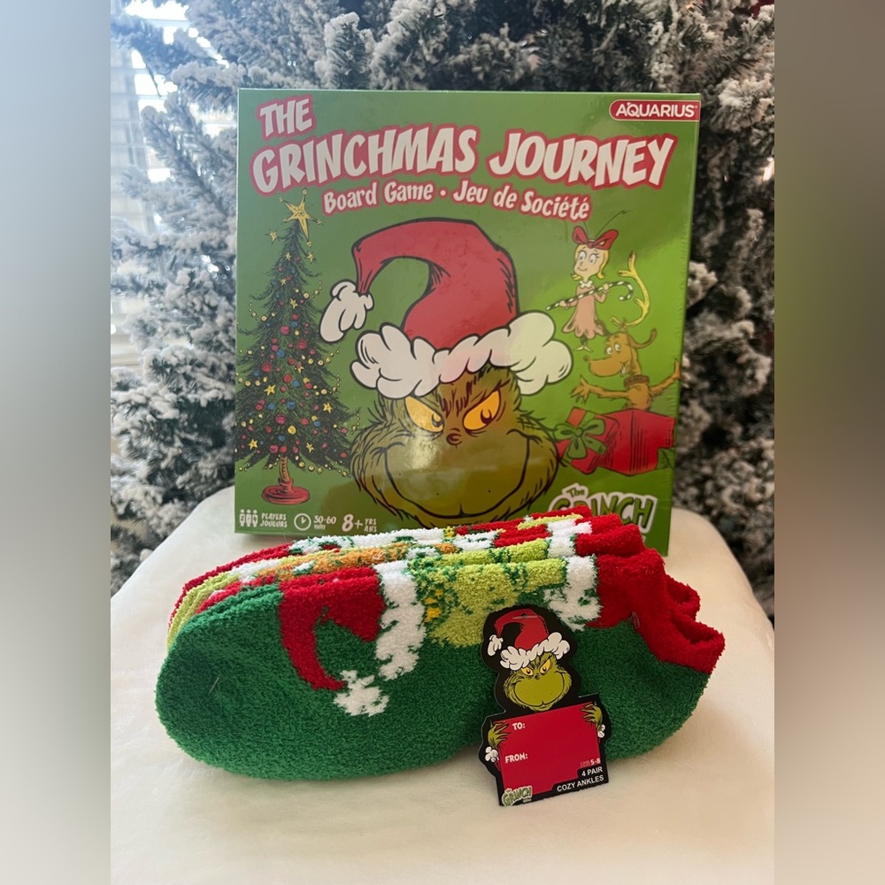 Grinch Gift Bundle‎ – Board Game + 4-Pair Cozy Socks | NEW